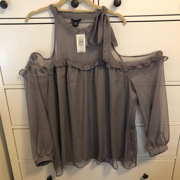 torrid Tops - NWT torrid🖤gray cold shoulder long sleeve size 3X